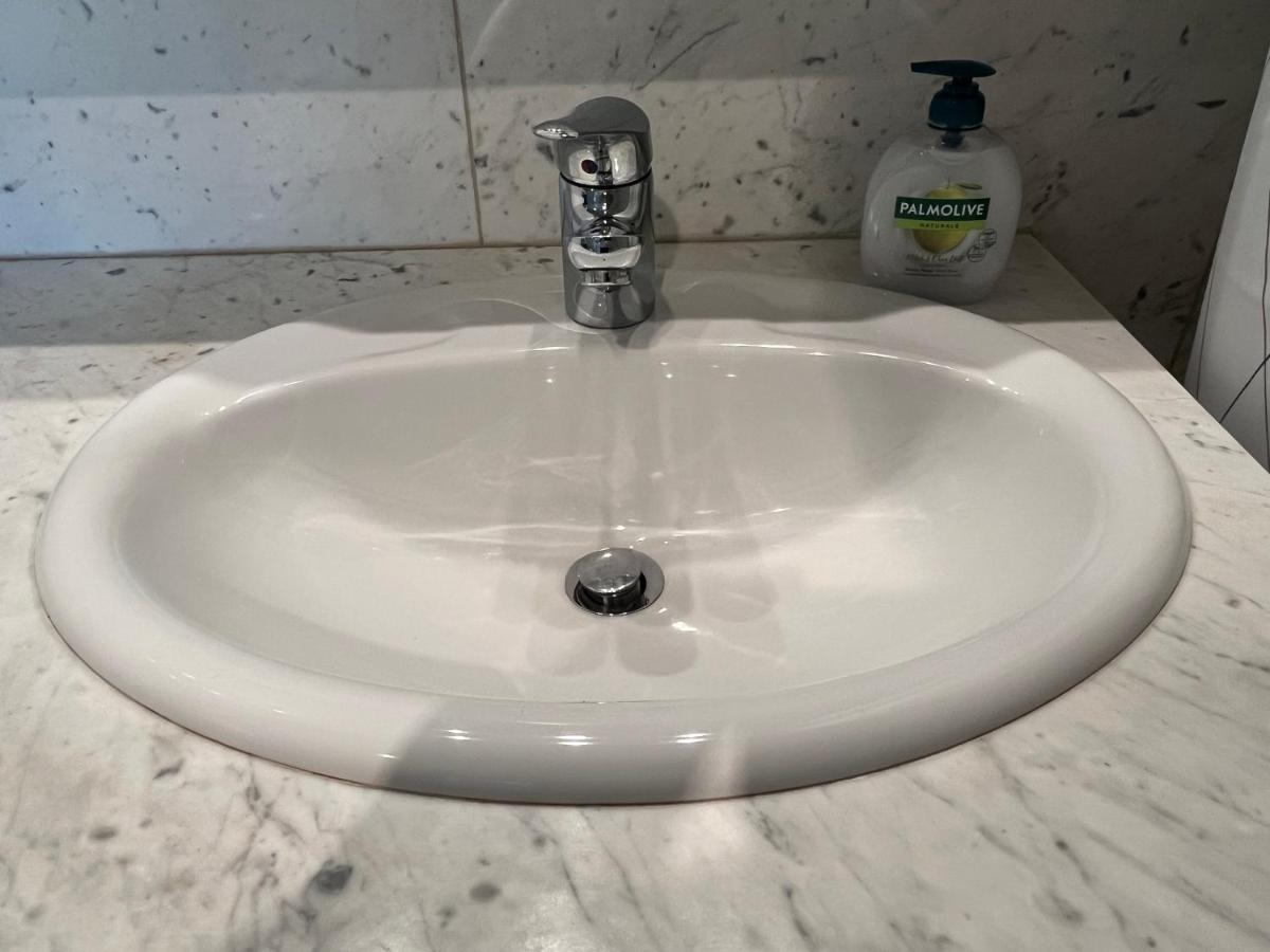 Stylish Apt Near Urania 1Br Leilighet Wien Eksteriør bilde