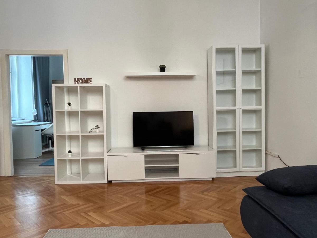 Stylish Apt Near Urania 1Br Leilighet Wien Eksteriør bilde