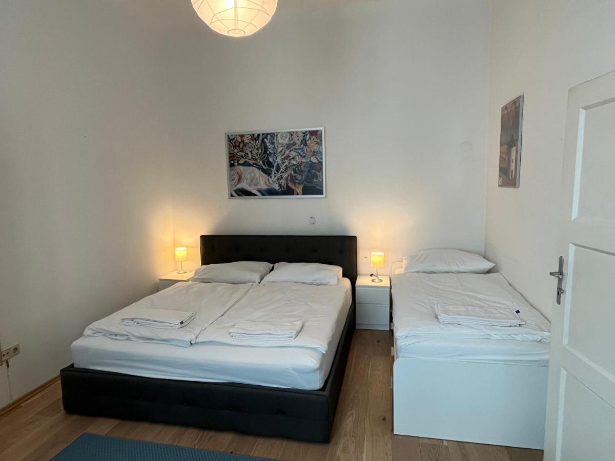 Stylish Apt Near Urania 1Br Leilighet Wien Eksteriør bilde