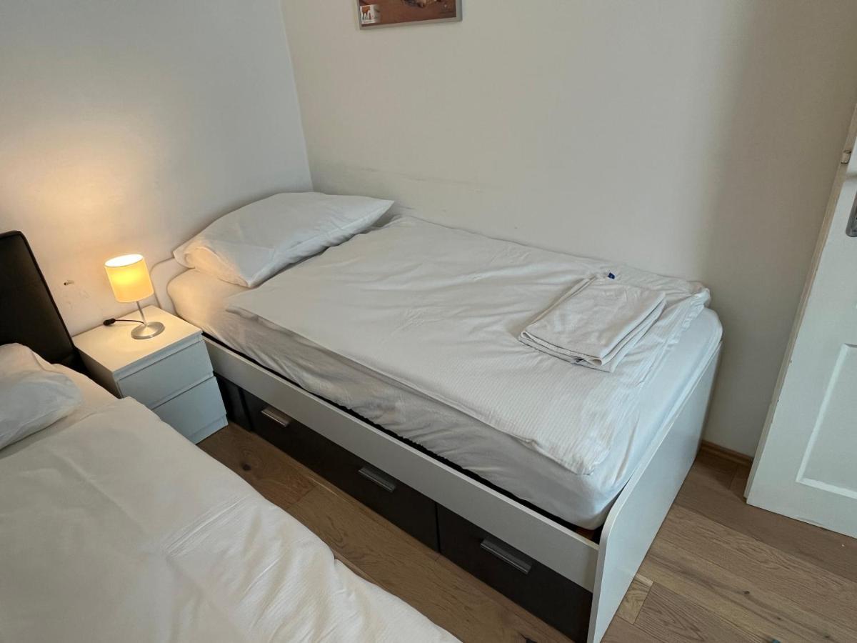 Stylish Apt Near Urania 1Br Leilighet Wien Eksteriør bilde