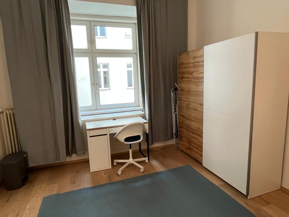 Stylish Apt Near Urania 1Br Leilighet Wien Eksteriør bilde